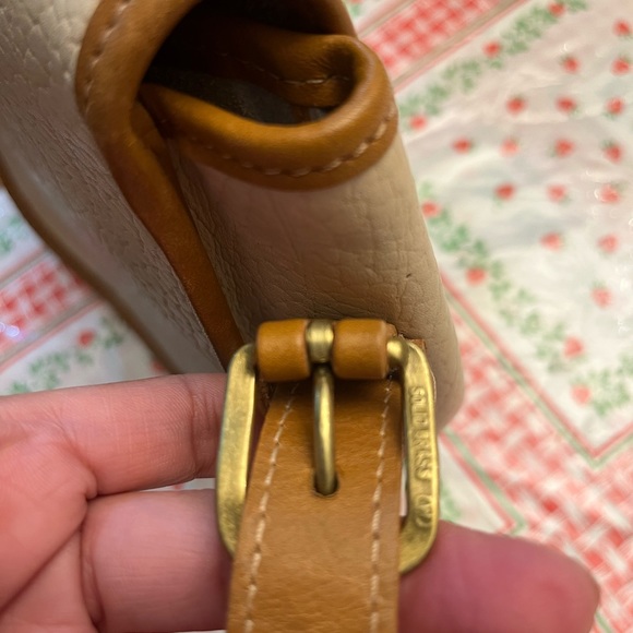 Heritage Leather Crossbody - Picture 4 of 6